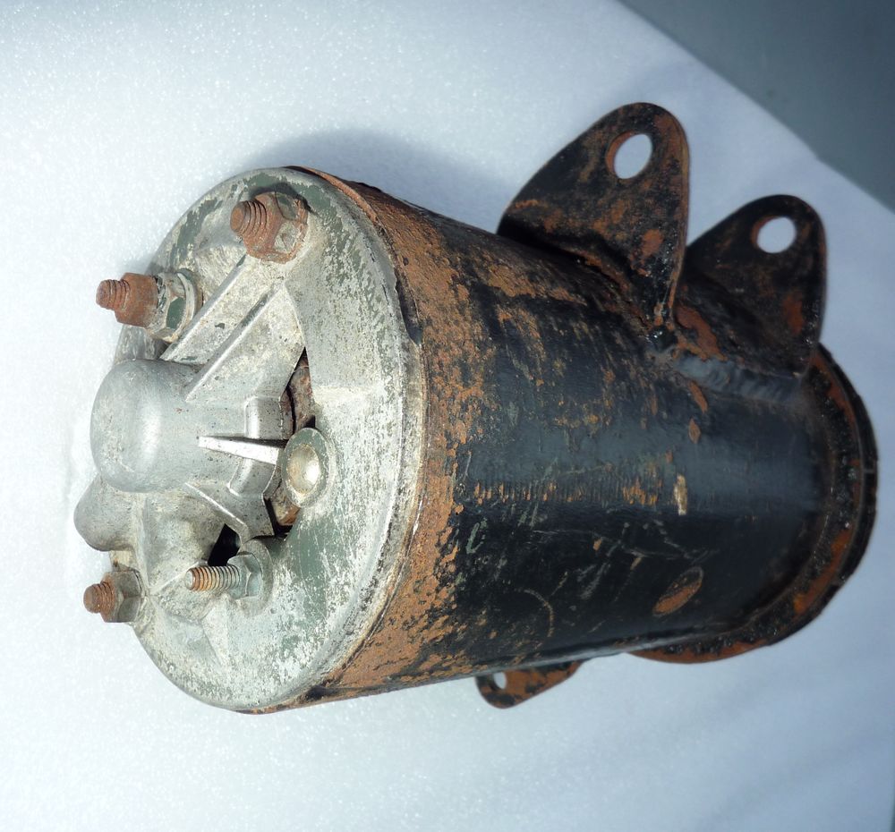 RENAULT 8 10 FLORIDE CARAVELLE - G&eacute;n&eacute;ratrice 