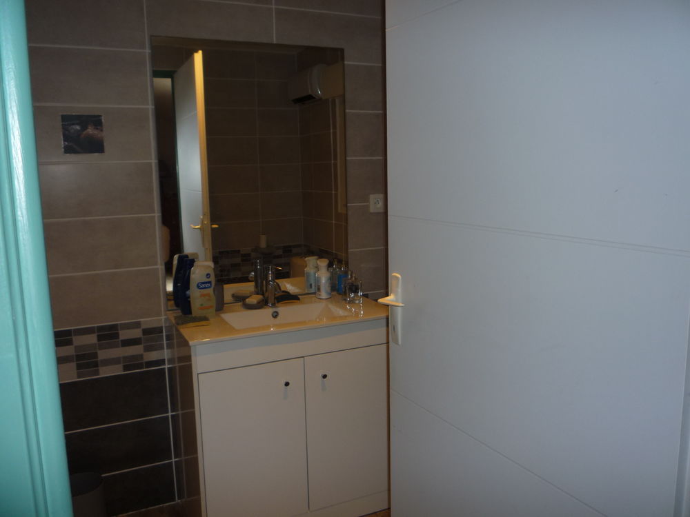   chambre et salle d'eau Languedoc-Roussillon, Colombiers (34440)
