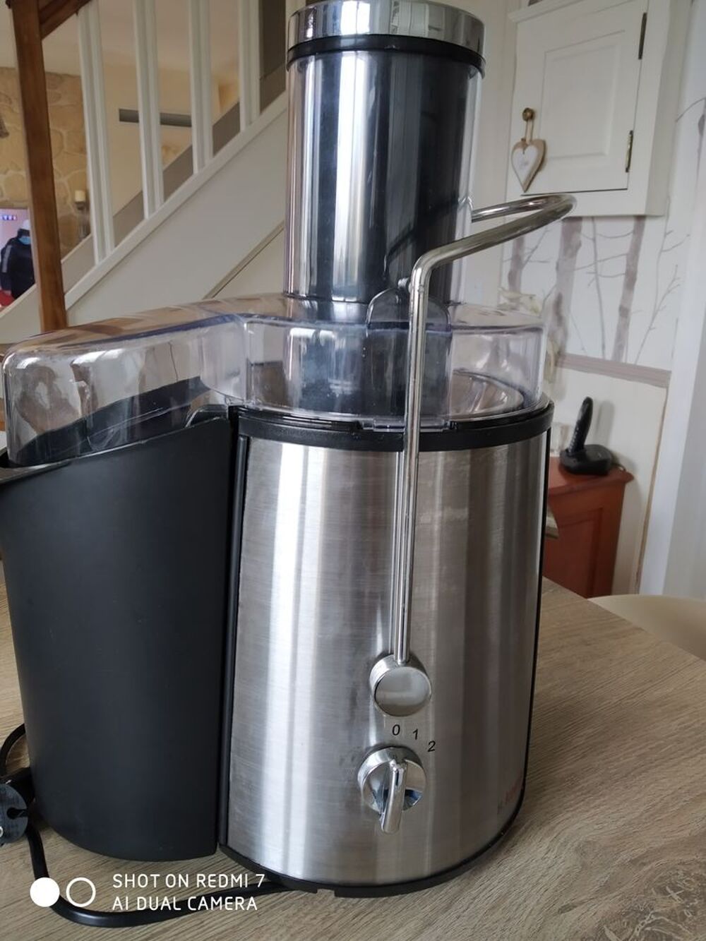 Centrifugeuse &agrave; jus de fruits et l&eacute;gumes Electroménager