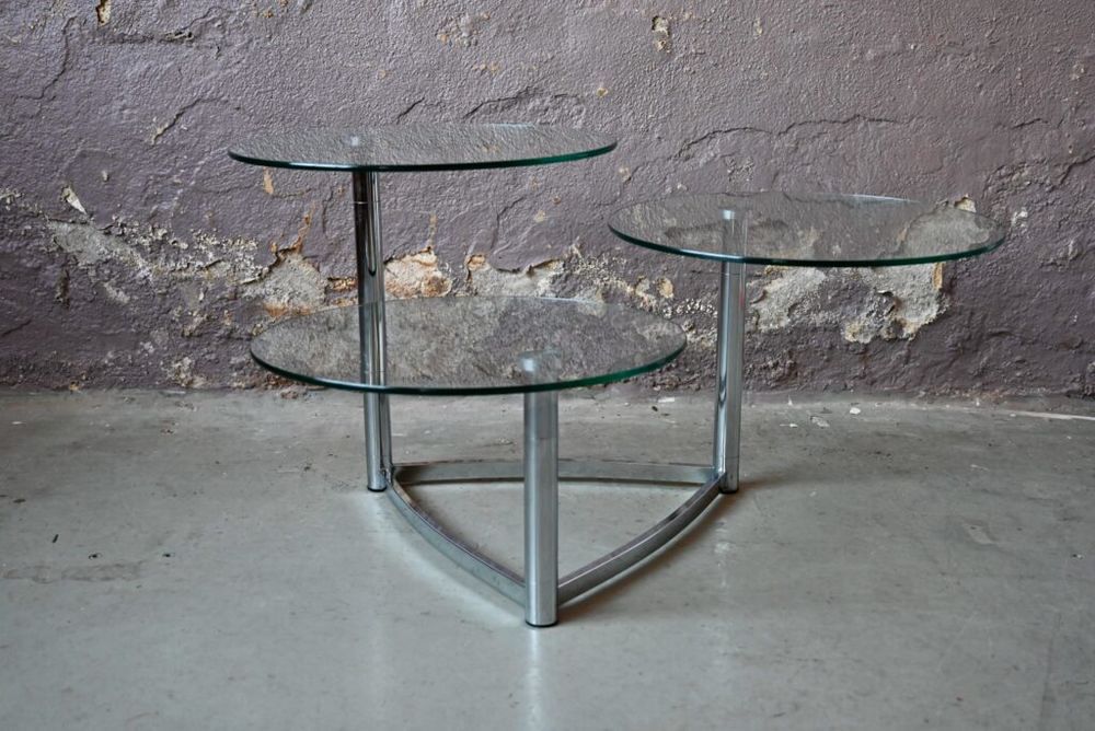 Table &agrave; triple plateaux en verre et chrome style vintage Meubles