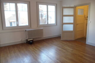  Appartement à louer 3 pièces 70 m²