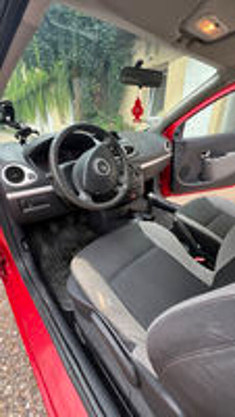 Clio III CLIO III SOCIETE DCI 75 ECO2 AIR EURO 5 2011 occasion 27000 &Eacute;vreux