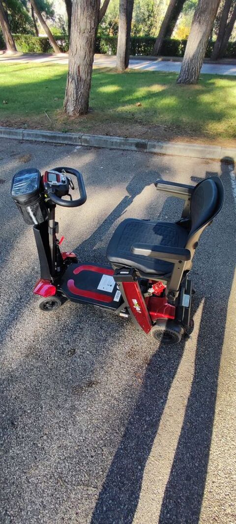 Un Scooter Electrique 4 Roues Repliable 83140 Six-fours-les-plages