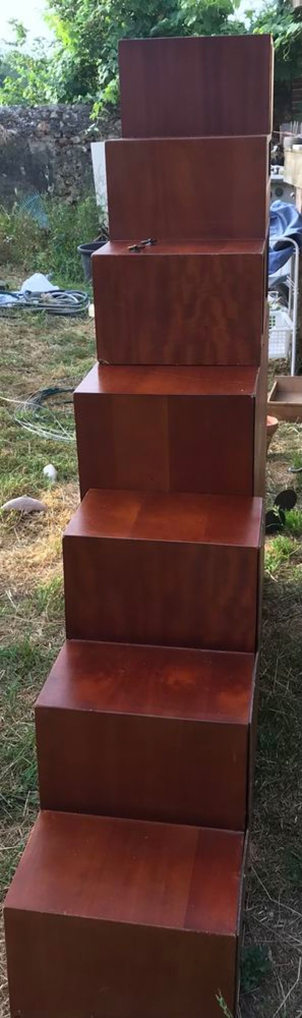 meuble escalier en 3 parties. 130 cm align&eacute;es Meubles