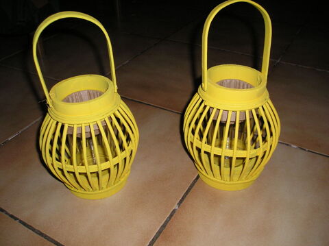 deux photophores lanterne en rotin jaune
30 Septmes-les-Vallons (13)