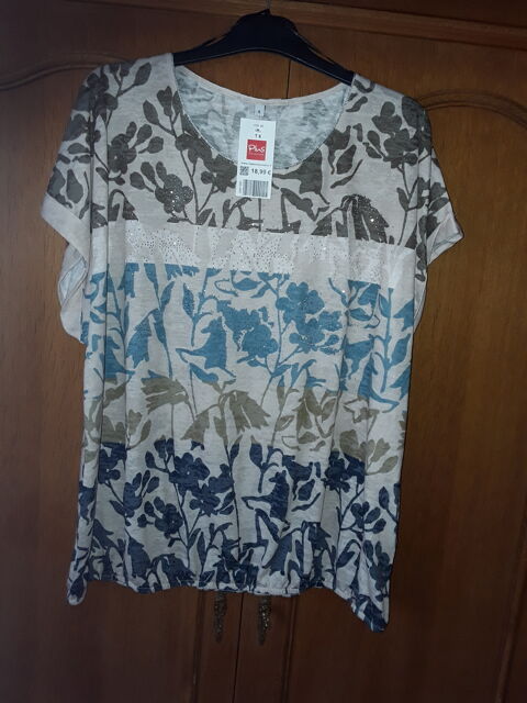 T-shirt Floral Neuf Taille 6 Plus - Motif Bleu et Gris 18 Barzy-sur-Marne (02)