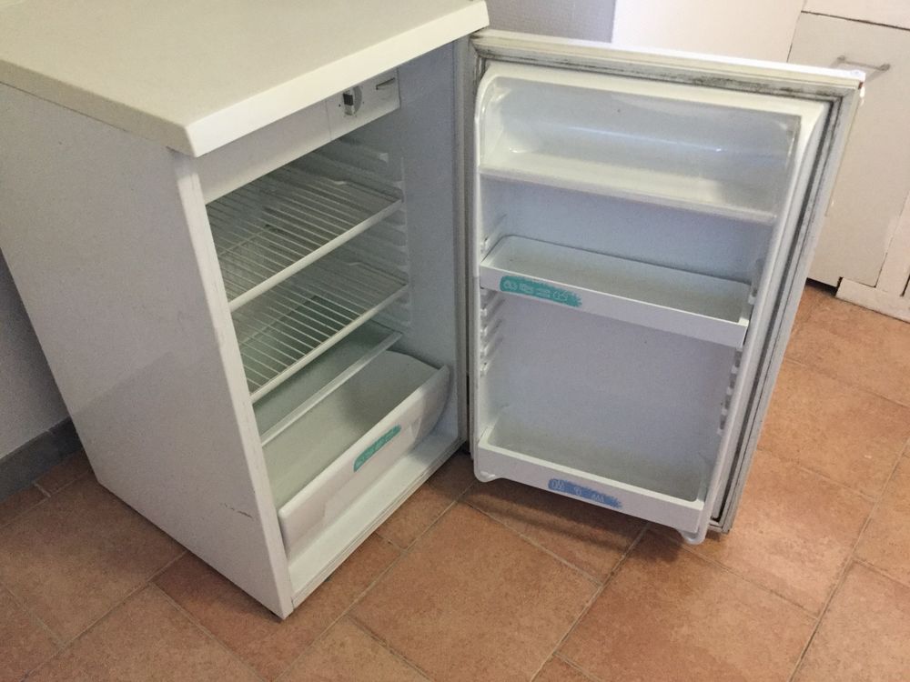 REFRIGERATEUR MOD&egrave;LE TABLE ZANUSSI Electroménager