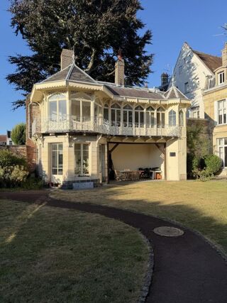  Maison à vendre 12 pièces 364 m²