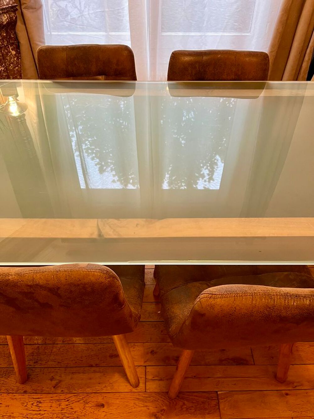 Table salle &agrave; manger tr&egrave;s bon &eacute;tat verre et ch&ecirc;ne Meubles