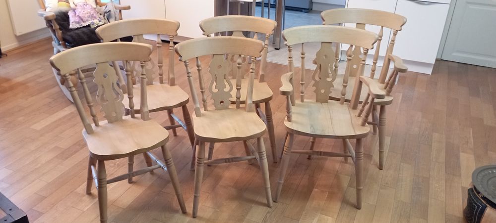 Table et chaises h&ecirc;tre massif 6/8 personnes Meubles