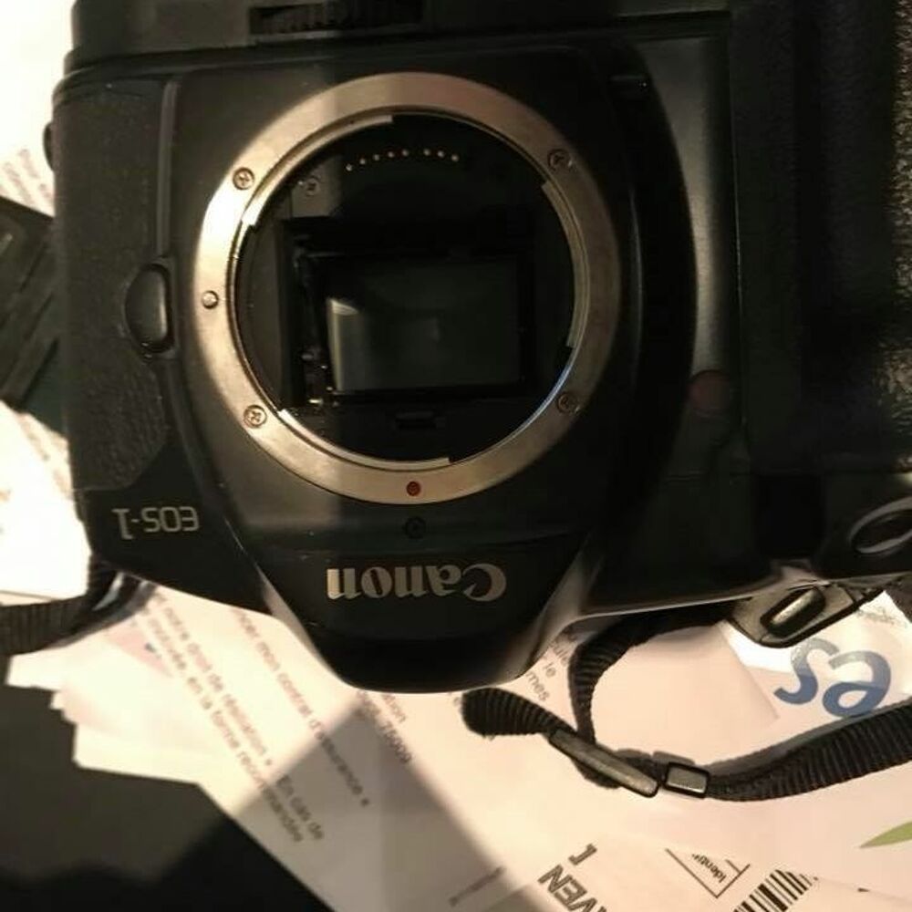 BOITIER CANON R&Eacute;FLEXE EOS ARGENTIQUE Photos/Video/TV