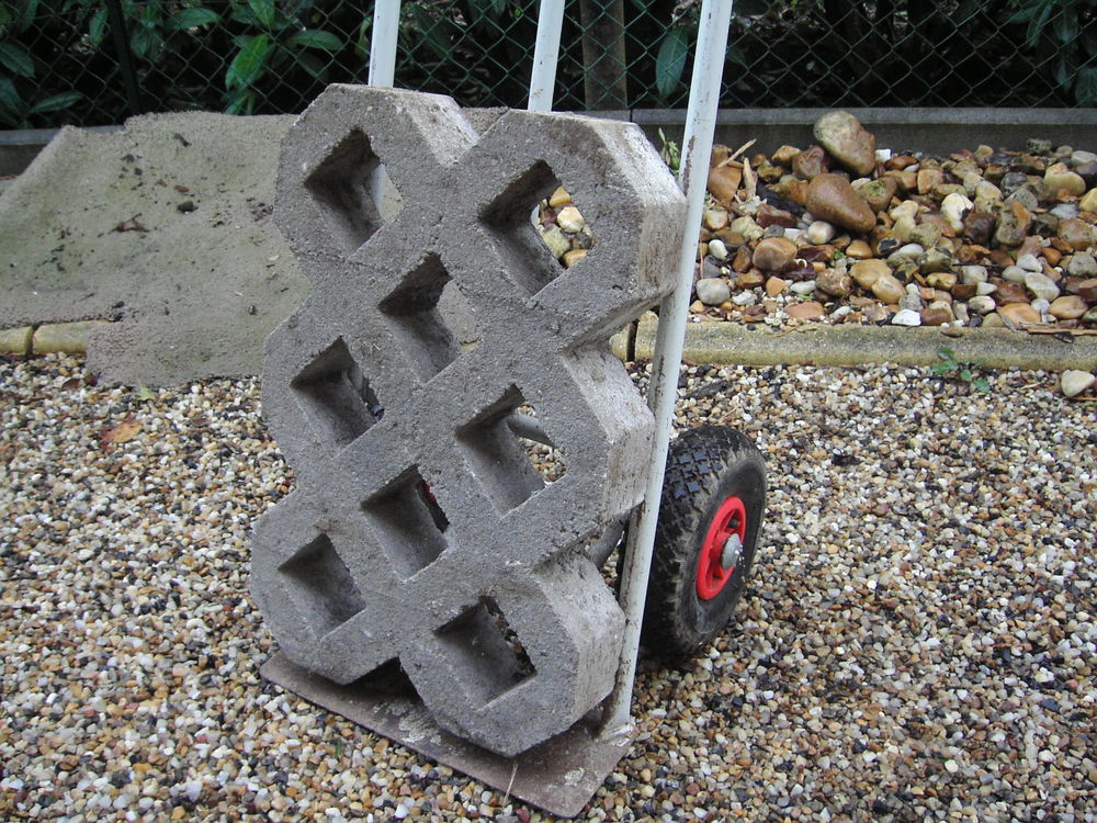 Dalles gazons id&eacute;ales pour parking Bricolage