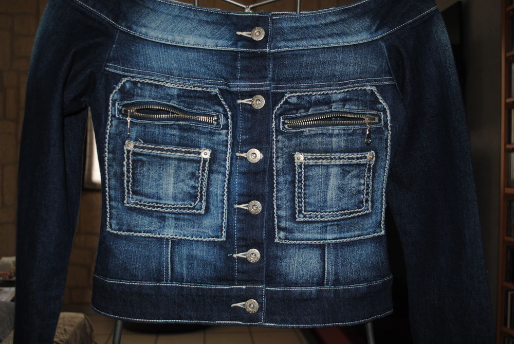 BLOUSON JEANS NEUF Vêtements