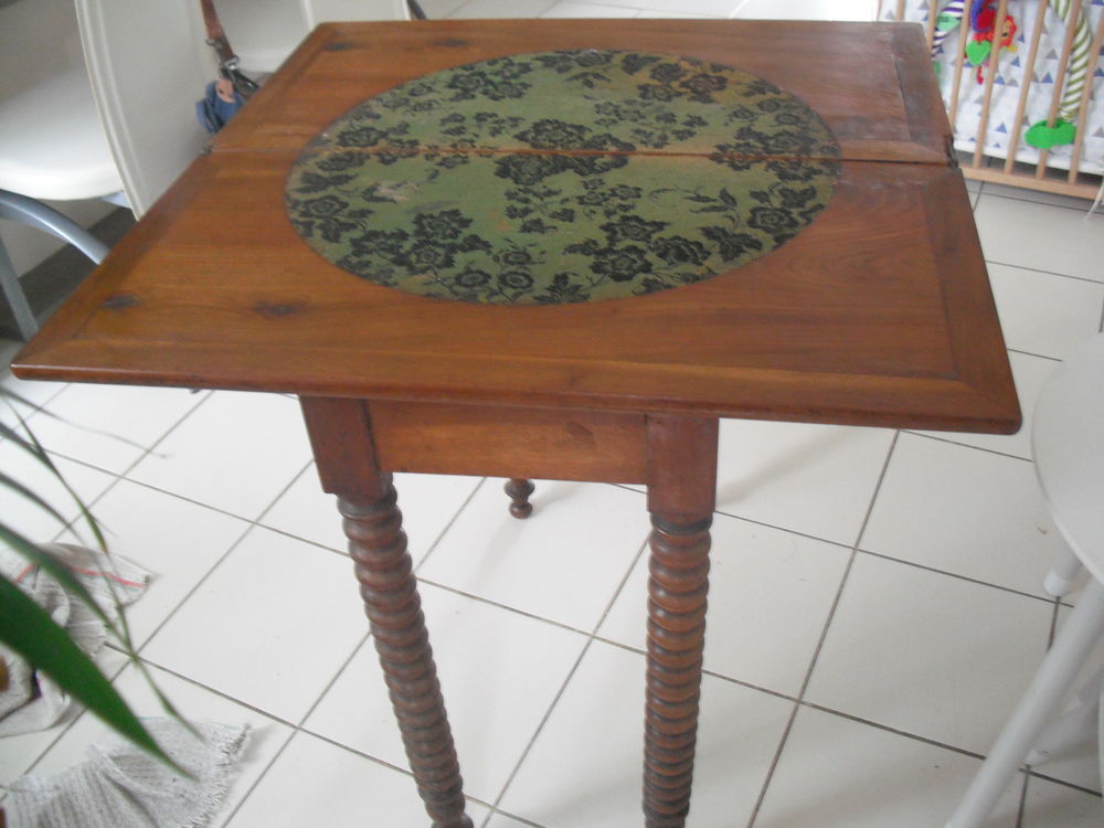 Table de jeux transformable vintage en noyer Meubles