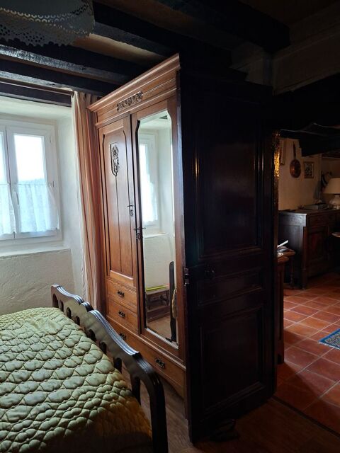ARMOIRE EN CHENE MASSIF Largeur 50 CM  Long 117 CM  H 215 CM Saint-Clément-sur-Valsonne (69)