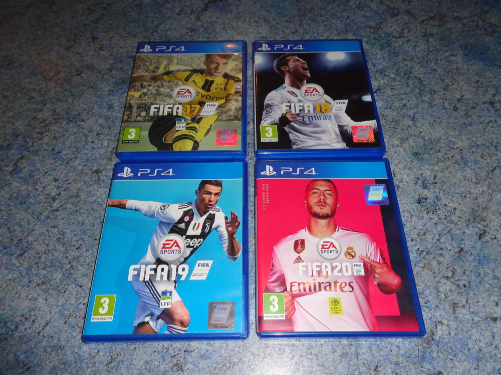 Lot 4 jeux fifa playstation.4 DVD et blu-ray