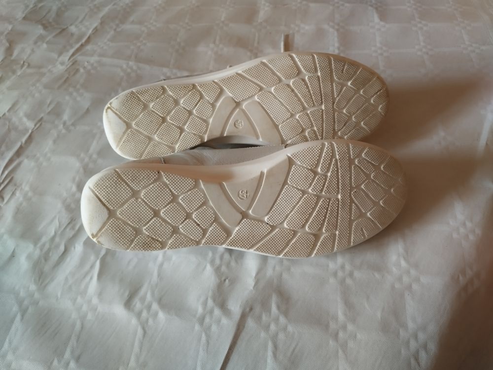 BASKET &eacute;l&eacute;gante banche et argent taille 37 Chaussures