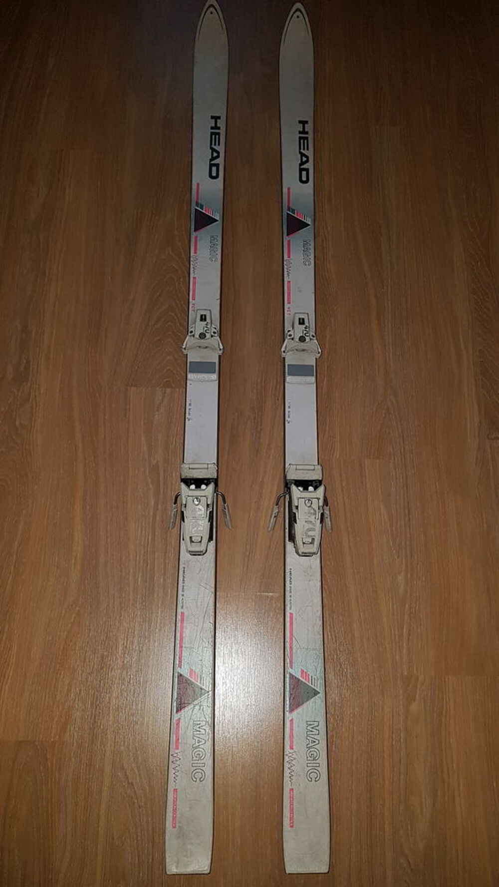 SKIS DE DESCENTE Sports