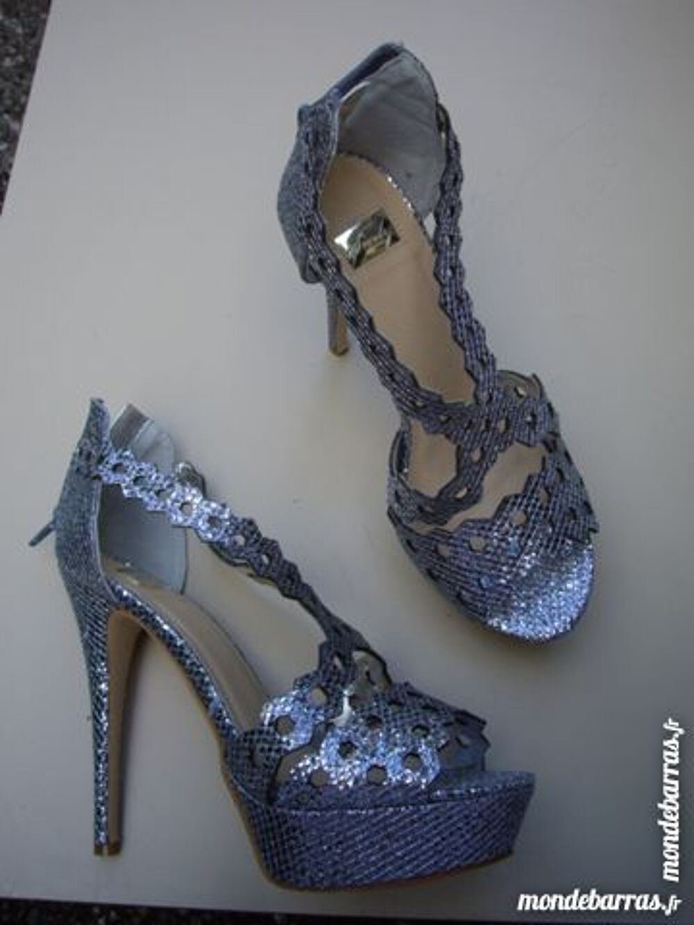 Escarpins Gris Argent&eacute;s crois&eacute;s &agrave; talons 13 cm pt 38-neufs Chaussures