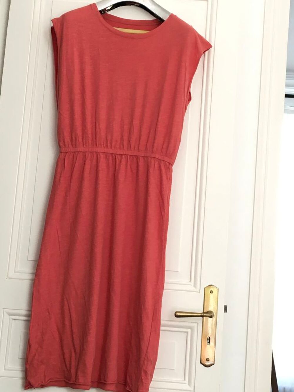 Robe l&eacute;g&egrave;re Vêtements