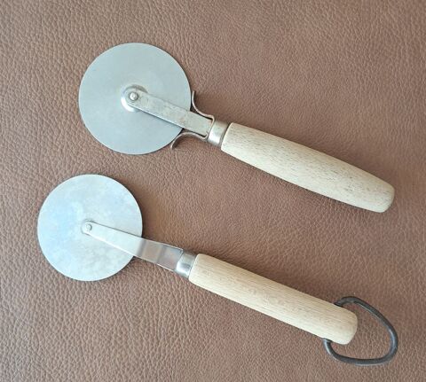 lot de 2 roulette à pâtes pizza en inox et manche en bois 
5 Carnon Plage (34)