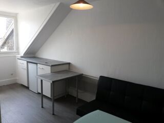 Appartement à louer 1 pièce 28 m²