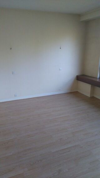  Appartement à louer 6 pièces 112 m²