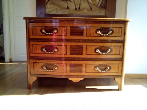COMMODE MOUSQUETAIRE MARQUETEE 1500 Montmorency (95)