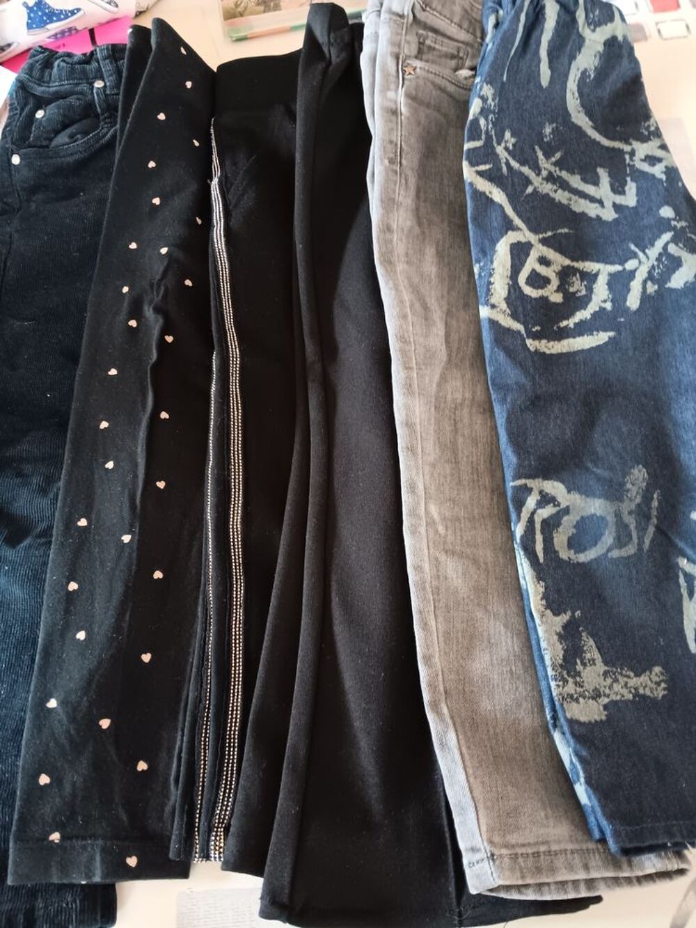 pantalons fille 4 ans le lot de 6 5 euros Vêtements enfants