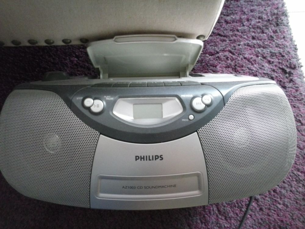 MINI CHAINE / Chaises Malgache / radio CD + Radiateur ... Meubles