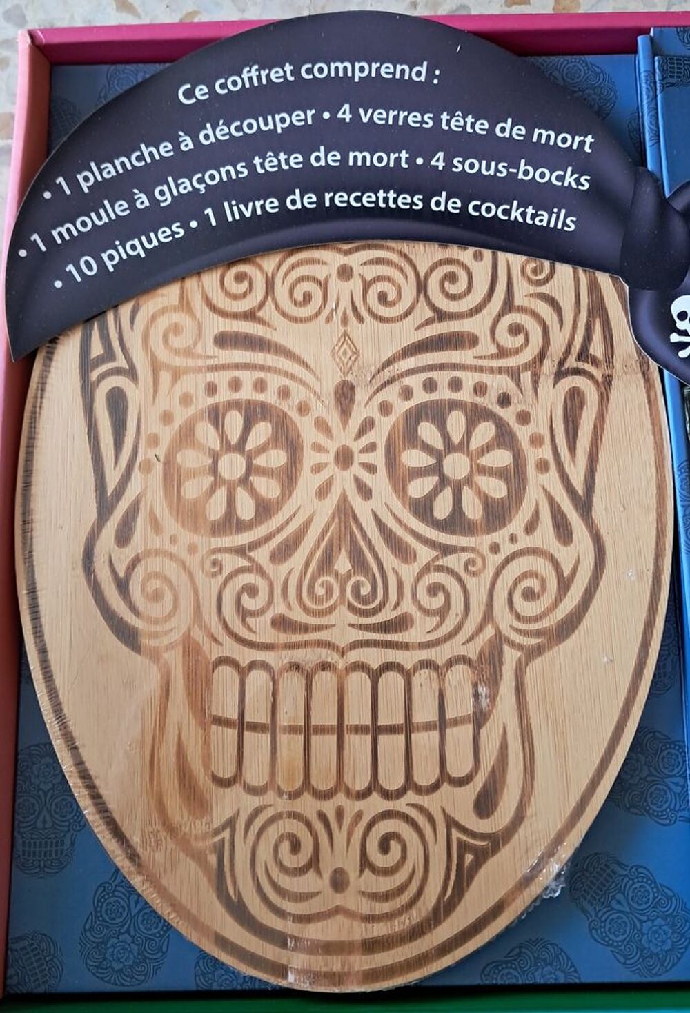 service &agrave; ap&eacute;ritif t&ecirc;te de mort mexicaine calaveras 
Cuisine