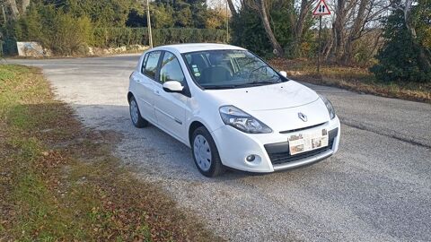 Renault Clio III dCi 90 eco2 Night&Day 2012 occasion N&icirc;mes 30000