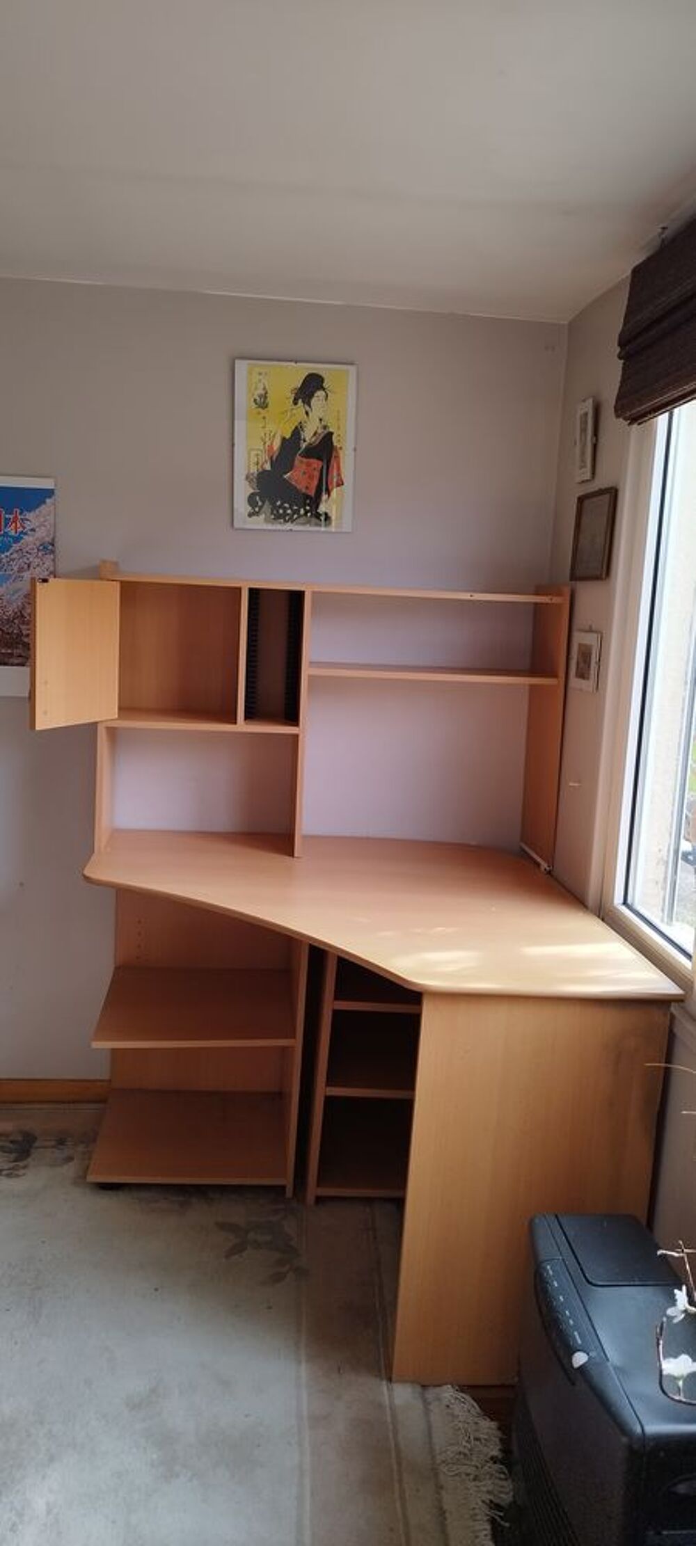 bureau informatique. Meubles