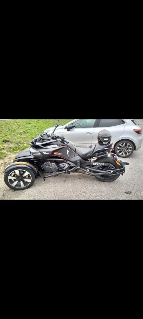 Moto CAN AM 2017 occasion Montaigu 85600