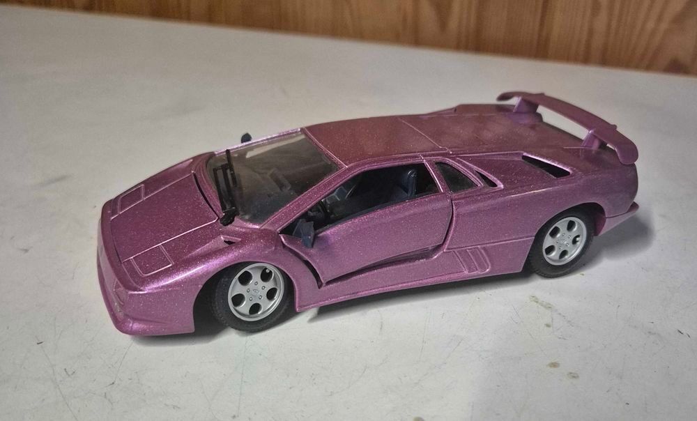 Voiture Miniature Maisto Lamborghini Diablo SE 30 Violette 1/24 metal collection 