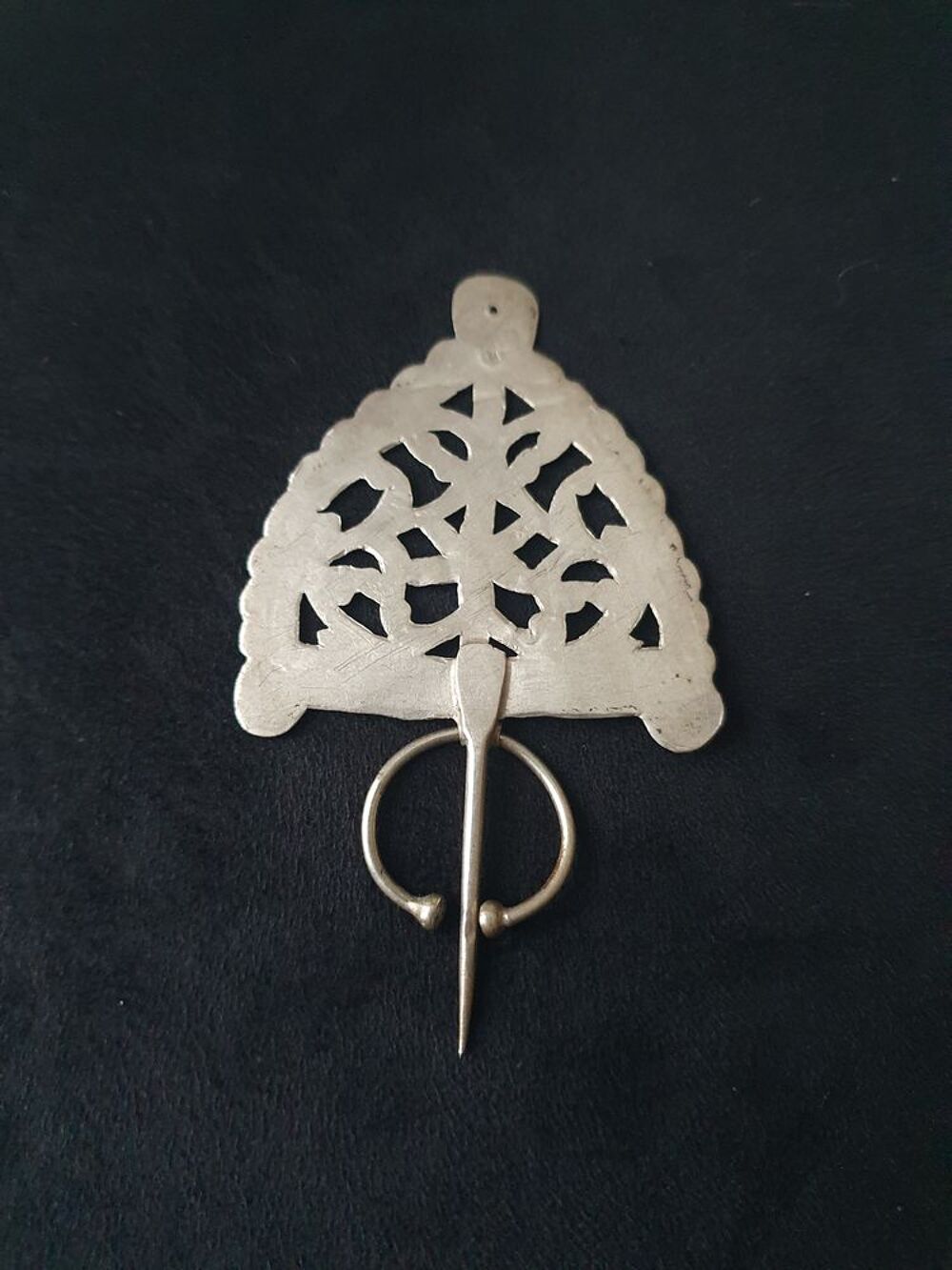Fibule XIX&eacute; argent massif &eacute;poque coloniale Décoration
