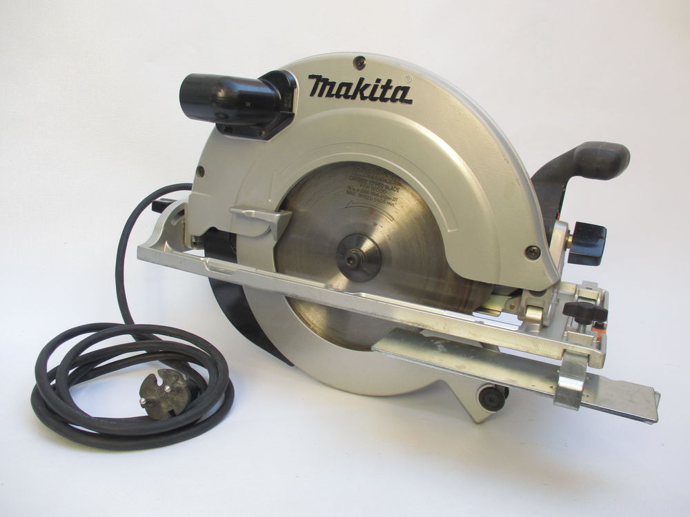 MAKITA 5903R - Scie circulaire Bricolage