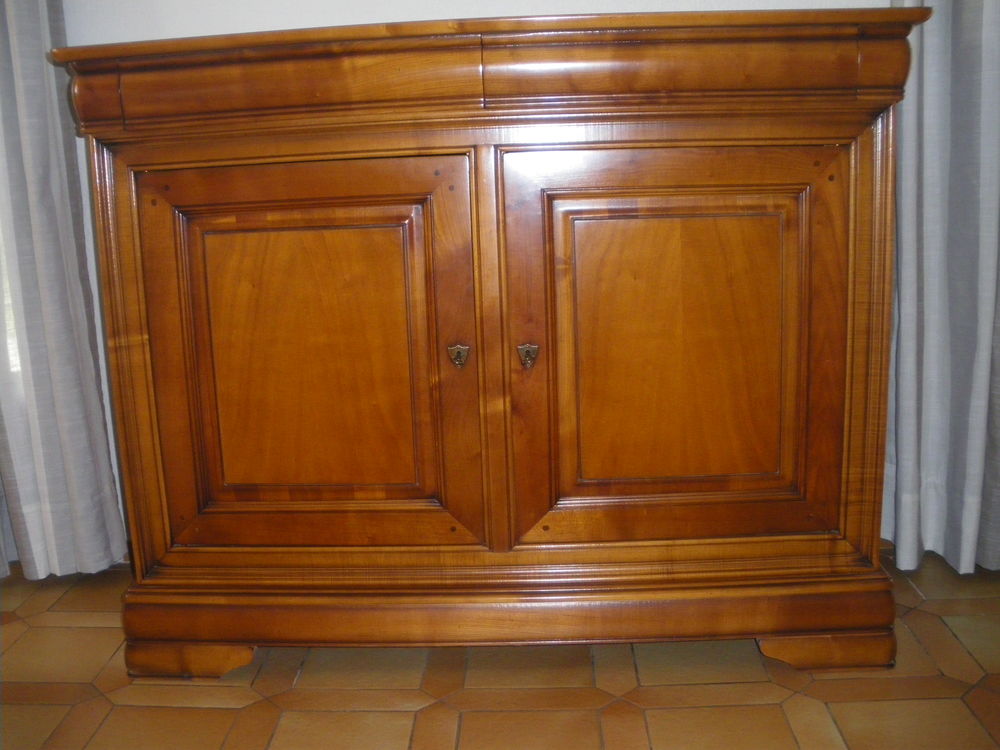Bahut. 
Meubles