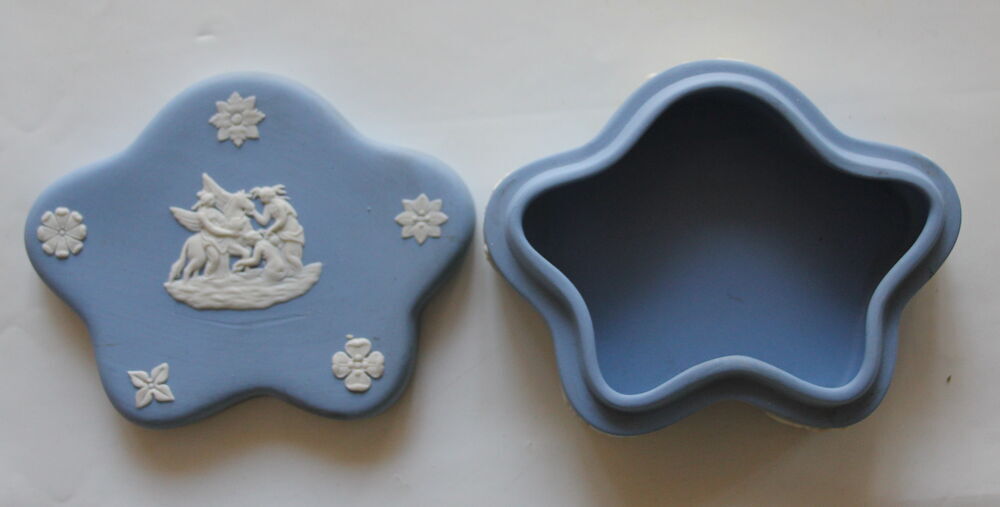 Boite WEDGWOOD porcelaine Décoration