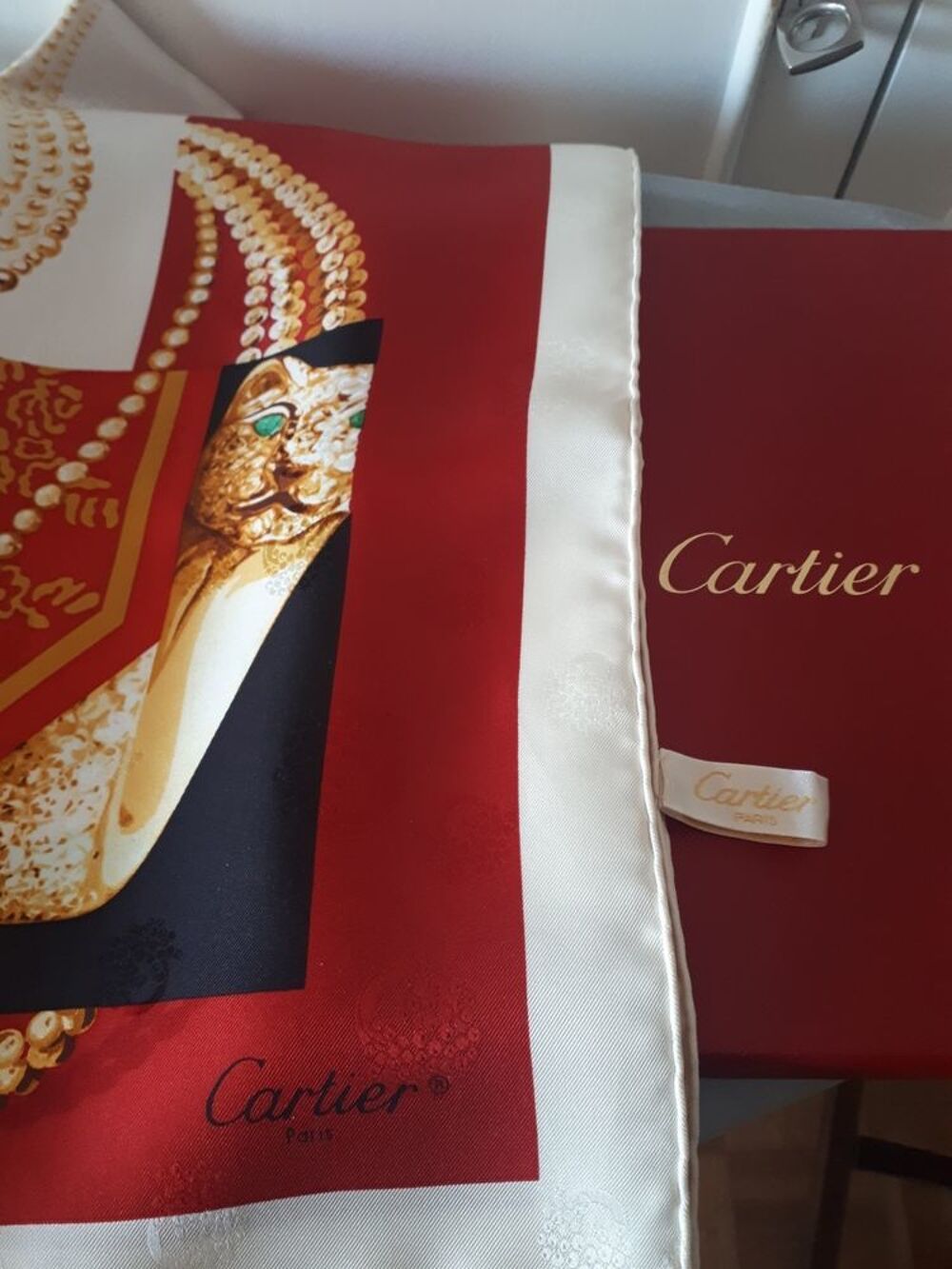 Foulard Cartier authentique neuf Vtements