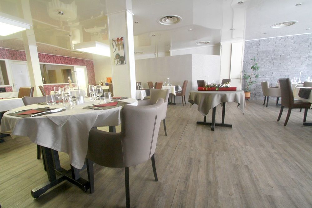 Vente Immeuble COMMERCY, Exclusivité, Immeuble de 508 m² habitable, Restauration-Traiteur et habitation au pied de la future Halle de la Place de Gaulle. Commercy