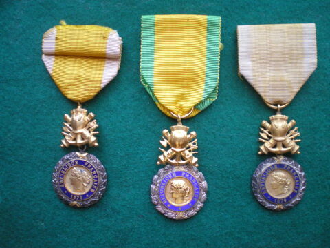 M�dailles Militaires de 3� et 4� R�publique. 50 Caen (14)
