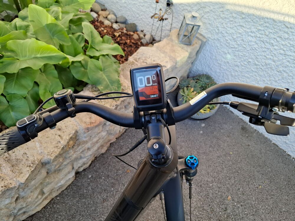 V&eacute;lo &eacute;lectrique connect&eacute; CROSSOVER XV Vlos