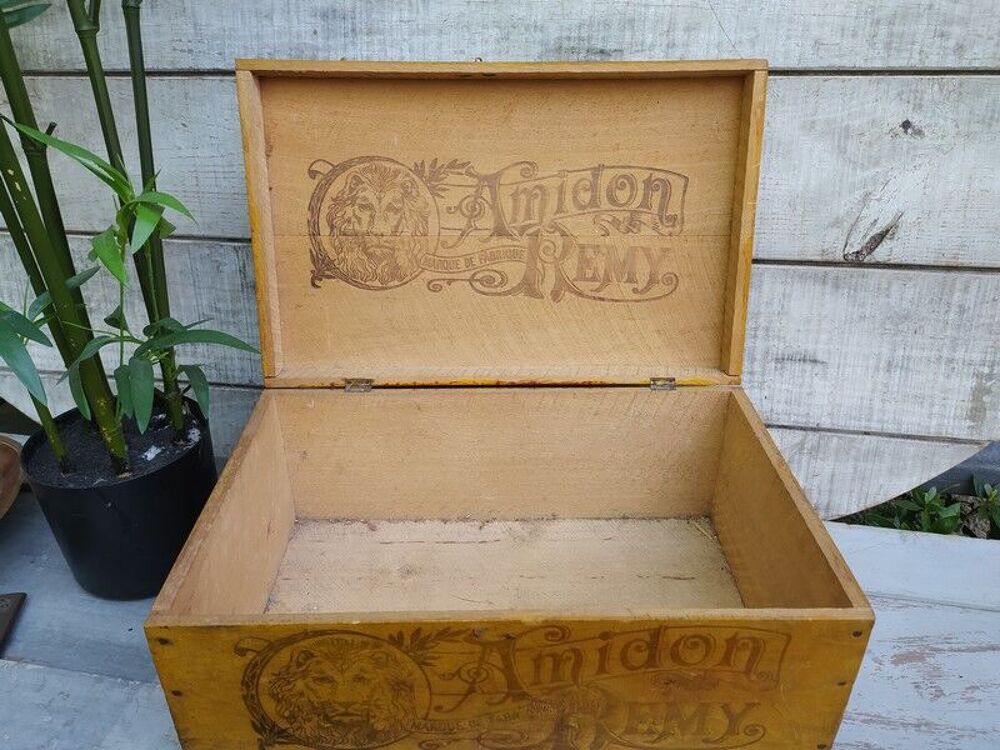 Ancienne Boite Publicitaire Bois Amidon R&eacute;my Lion
