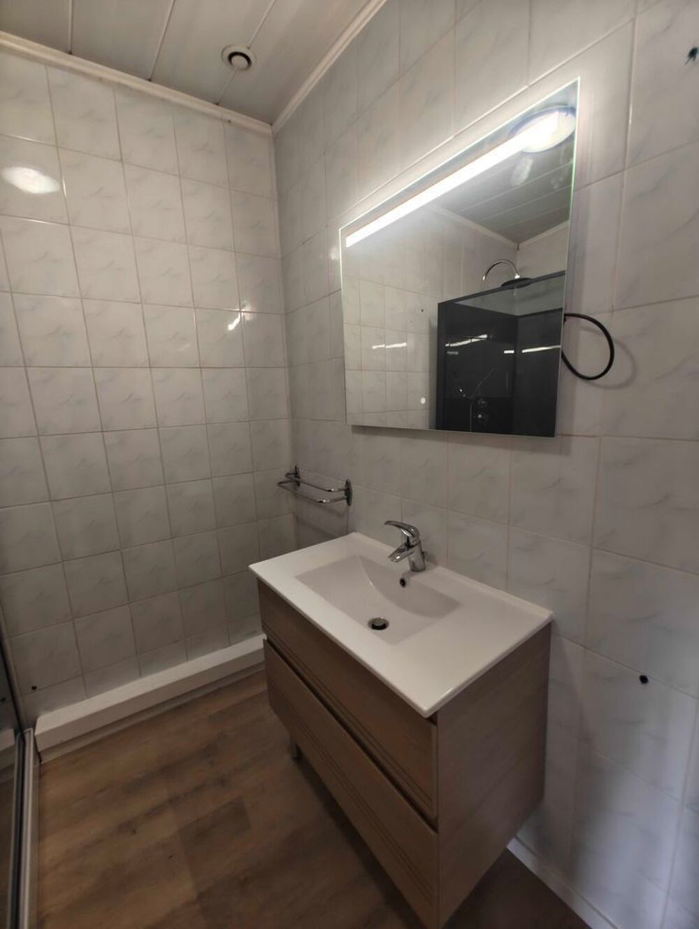 Vente Appartement Appartement 2 pièces lumineux avec balcon - 56 m² - Dernier étage - Fort potentiel - Secteur Chateaucreux Saint-Étienne