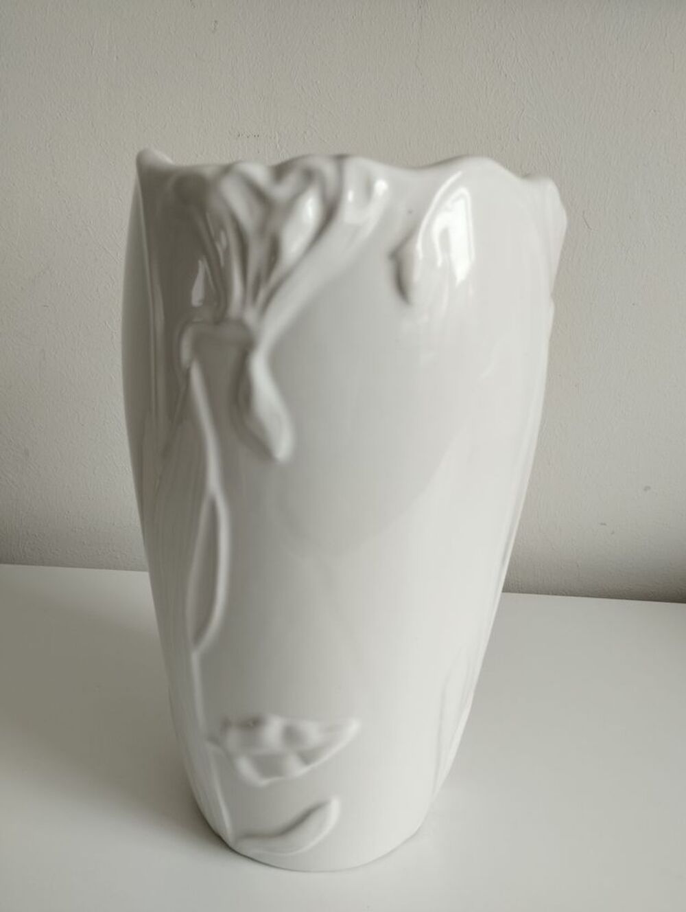 Vase blanc printanier Décoration