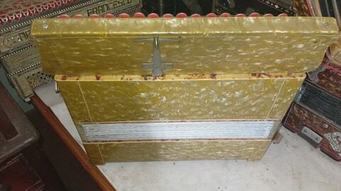 Lot de 2 Accord�ons Vintage � SAISIR 300 Jumilhac-le-Grand (24)