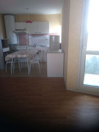  Appartement à louer 3 pièces 57 m²