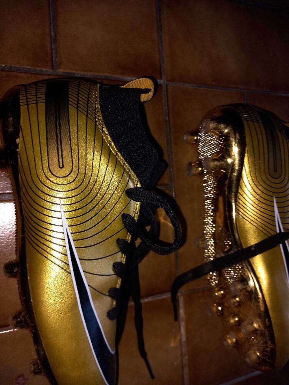 chaussures de foot a crampons Sports
