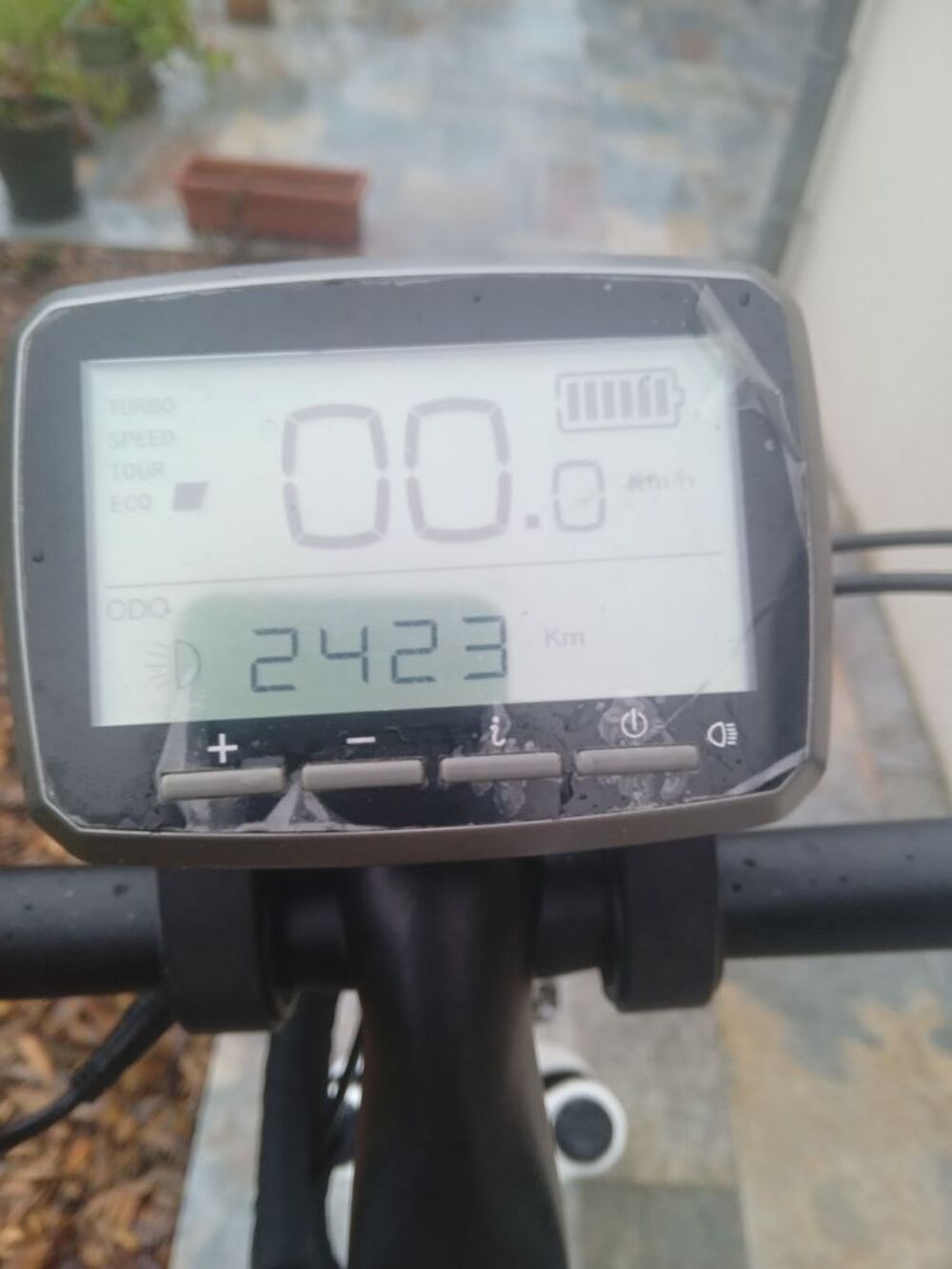V&eacute;lo &agrave; assistance &eacute;lectrique avec batterie neuve. Vélos